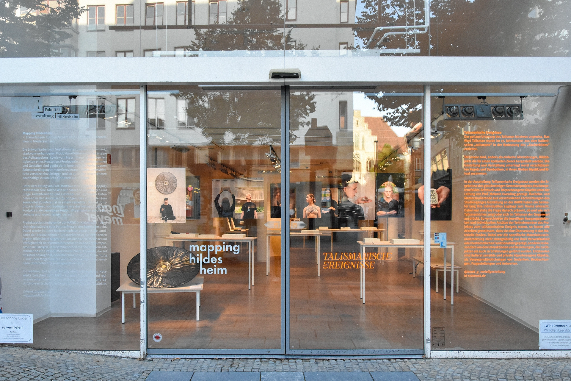 Ausstellung_Talismanische-Ereignisse_Ausstellungsansicht_02-1920