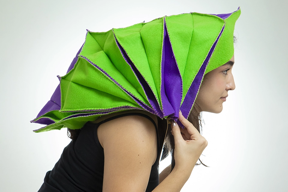 Maria-Alejandra-Restrepo_To-Carry_the-threaded-Shelter_2023_01-960