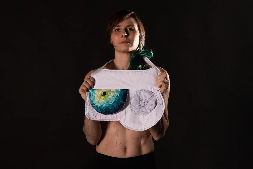 Nadine-Anklam_The-Social-Body_How-we-wear-our-Bodies_2022-23_03-960
