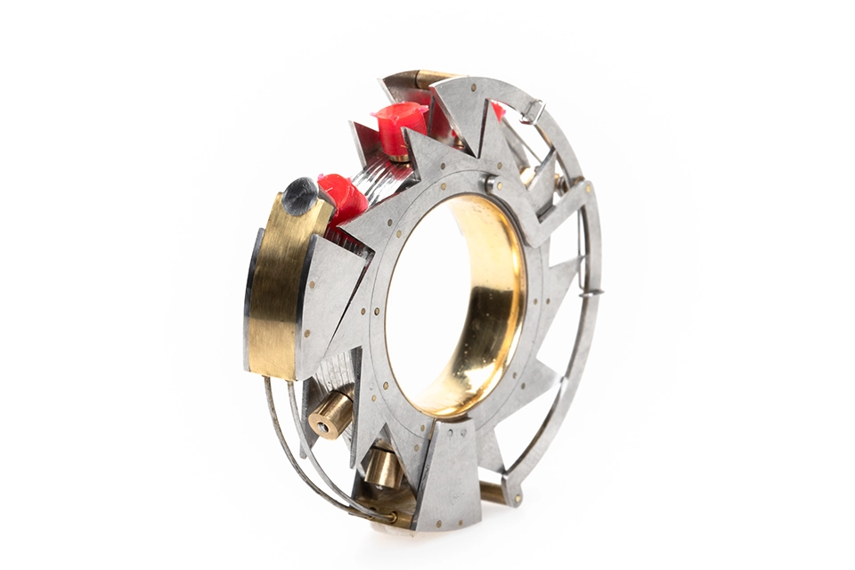 Franz-Kirsch_To-know-how-to-handle-things_Toy-prototype-I_06-960