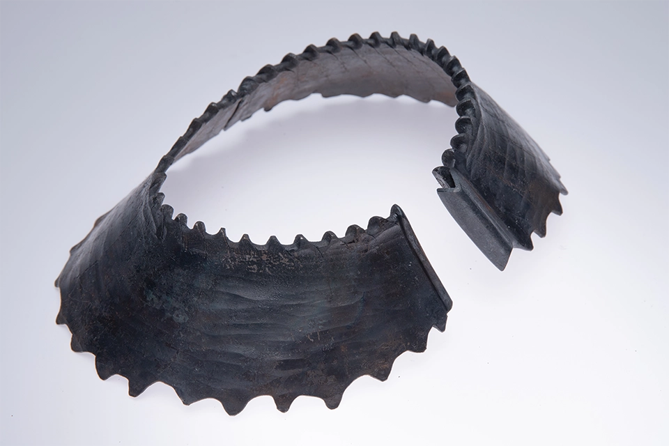 Noah-Welter_To-know-how-to-handle-things_Z-W-A-N-G_2025_02-960